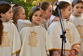 Koncert kolęd i pastorałek w wykonaniu "Królewskich Skowronków" (FOTO, VIDEO)-49554