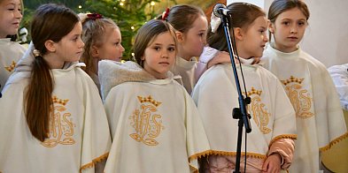 Koncert kolęd i pastorałek w wykonaniu "Królewskich Skowronków" (FOTO, VIDEO)-49554