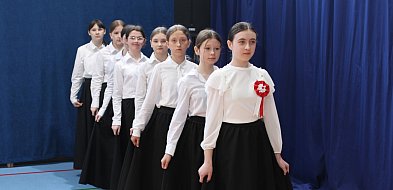 Uroczystość rocznicy Konstytucji 3 Maja w Szkole Podstawowej w Chmielku (FOTO)-52448