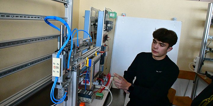 Rozwój kompetencji zawodowych uczniów szkół powiatu-52474