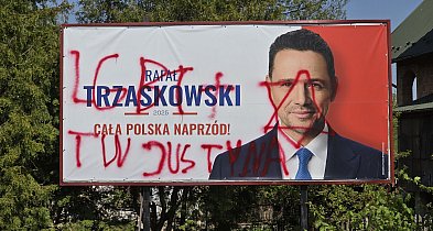 Gwiazda Dawida na czole kandydata. Ktoś zniszczył bilbord Rafała Trzaskowskiego-52524