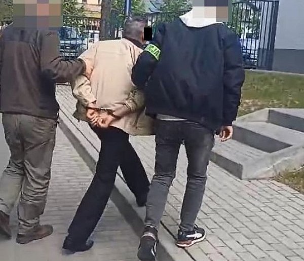 Z atrapą broni przyszedł do kancelarii komorniczej. Pijany 57-latek zatrzymany-52694