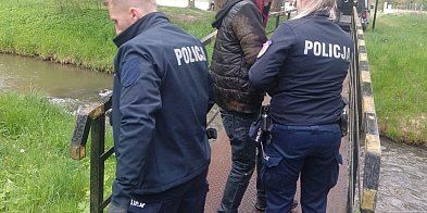 Dzielnicowa pomogła nietrzeźwemu mężczyźnie-52755