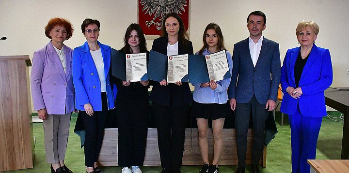 Młode talenty z Biłgoraja uczciły rocznicę...-52759