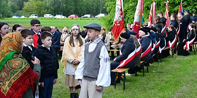 Ta pamięć płonie w sercach ludzkich. W ogniu zginęli-52919