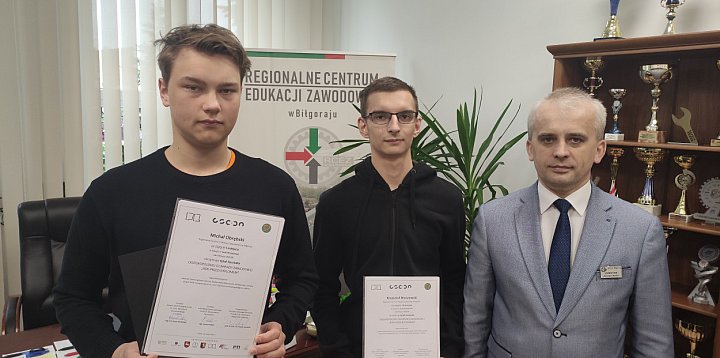 Kolejne sukcesy uczniów RCEZ-53067