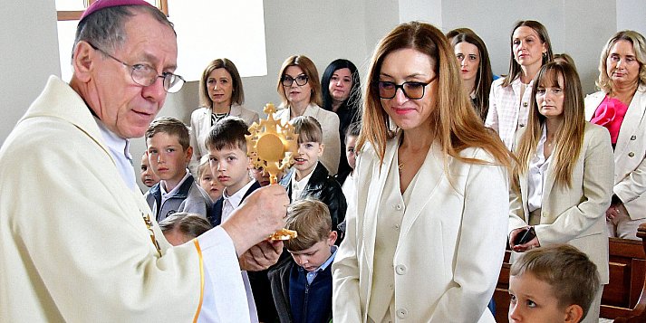 Relikwie Kardynała Wyszyńskiego trafiły do Babic (FOTO)