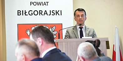 Radni udzieli absolutorium Zarządowi Powiatu-53605