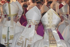 Biskupi po obradach. Krytyka ministerstwa i nowa komisja ds. nadużyć-53723