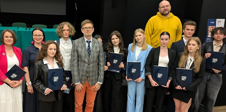Humaniści z I LO im. ONZ z indeksami KUL-53708