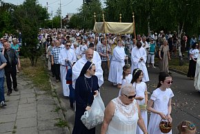 Nie wszyscy o tym wiedzą. Czy udział w procesji Bożego Ciała to obowiązek?-53861