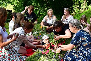 Wicie wianków u Dereźnianek – tradycja, integracja i twórcze spędzanie czasu-53975