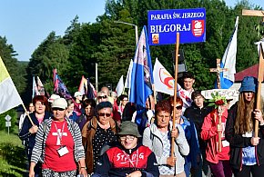 Pielgrzymi z Biłgoraja i Tereszpola na pielgrzymim szlaku do Krasnobrodu (FOTO)-54215