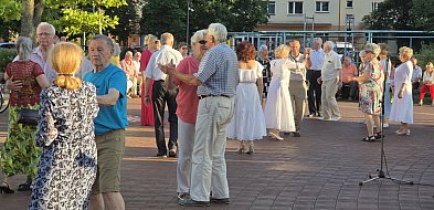 Taniec przy fontannie powraca! Letnie soboty pełne muzyki i radości w Biłgoraju-54397