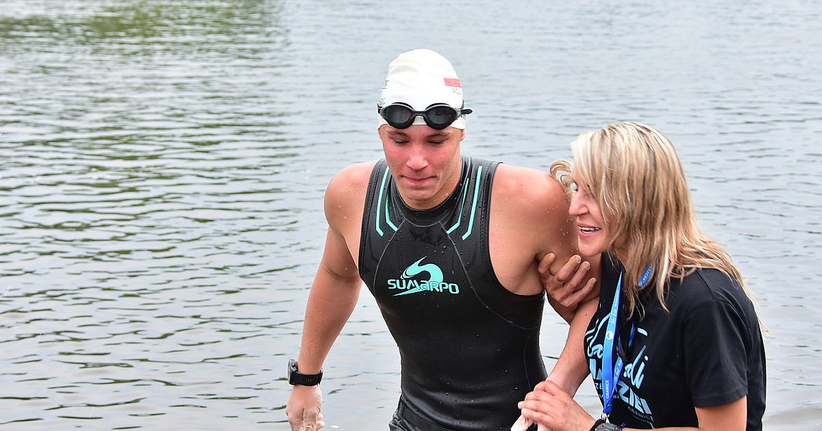 Chapeau bas Damian... Pływak z Biłgoraja przepłynął 100 km (FOTO, VIDEO)