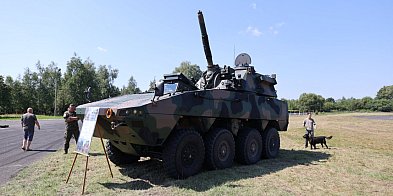 Jednostka wojskowa w Biłgoraju. Poseł Gromadzka zabrała-55032