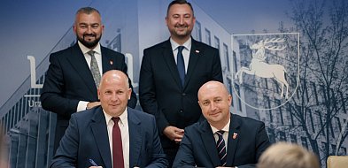 Frampol, Aleksandrów i Goraj z umowami na...-55459
