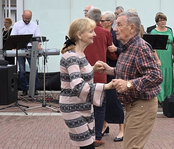 Ostatnie taneczne wieczory przy fontannie (FOTO, VIDEO)-55599