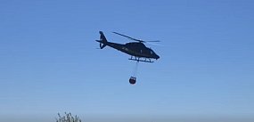 Pożar lasu w Osuchach: 16 zastępów i śmigłowiec