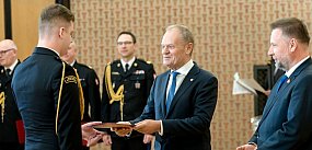 Tusk i Kierwiński podziękowali strażakom