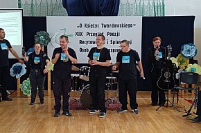 O księżyc Twardowskiego i jubileusz w Biszczy: Poezja, serce i 20 lat pracy z pasją-13992