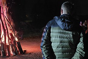 Goraj uczcił 107. rocznicę Odzyskania Niepodległości śpiewem i ogniskiem-14097