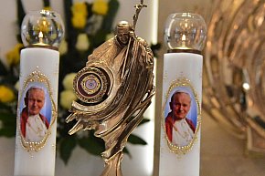 Wprowadzenie relikwii św. Jana Pawła II do Chmielka-14160