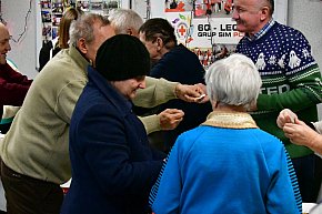 Wigilia otwarta dla każdego. Biłgorajski PCK zadbał, by każdy miał miejsce przy stole-14310