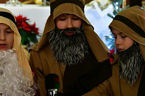 Łukowa w blasku Betlejemskiej Gwiazdy. Wielkie spotkanie opłatkowe mieszkańców-14325