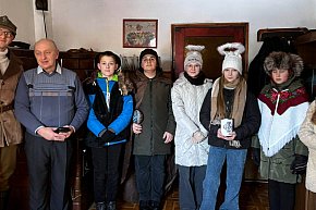 Młodzież z Majdanu Starego podtrzymuje kolędnicze tradycje-14380