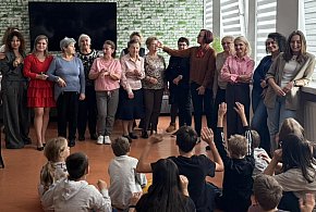 Biłgorajskie seniorki w Domu Dziecka w Zwierzyńcu-57045