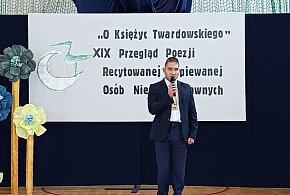 "O księżyc Twardowskiego" i jubileusz w Biszczy: Poezja, serce i 20 lat pracy...-57111