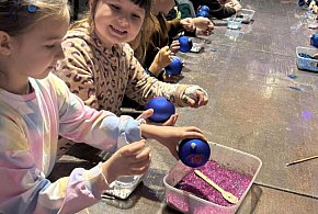 Jak powstają bombki? Wycieczka przedszkolaków z Biłgoraja (FOTO)-57785