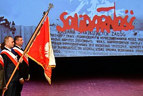 Biłgoraj uroczyście świętował dziś 45 lat „Solidarności" (FOTO)-58175