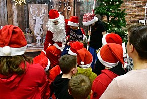 Piernikowy czar w Dąbrówce: KGW „Nad Złotą” i św. Mikołaj (FOTO, VIDEO)-58944