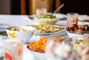 Polacy znów sięgną głębiej do kieszeni. Tyle wydają na świąteczne jedzenie-59241