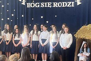 „Bóg się rodzi…” – wzruszające jasełka w Szkole Podstawowej w Woli Radzięckiej-59487