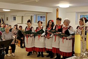 Zaburzanki kolędowały w DPS w Teodorówce-60058