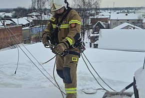 Strażacy z OSP Radzięcin w akcji. Nie tylko ogień, ale i śnieg-60214