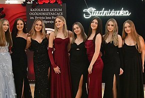 Wyjątkowa studniówka w biłgorajskim „Katoliku” (FOTO, VIDEO)