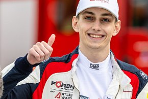 Chłopak z Biłgoraja i Porsche. Karol Kręt w serialu „The Community of Speed”