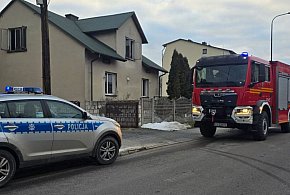 Policjanci uratowali dwie osoby przed śmiercią w pożarze