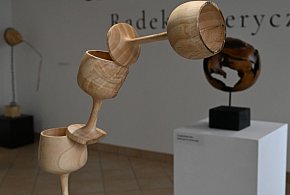 „Ślady Obecności” – nowa wystawa Radka Teterycza w MZB w Biłgoraju