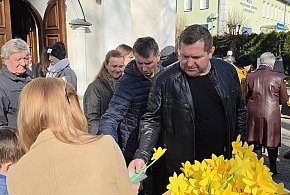 Symbol wielkiej pomocy. Biłgorajska „Piątka” kwestuje dla chorych (FOTO)