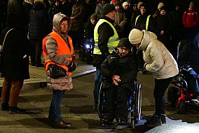 Poruszająca Droga Krzyżowa osób z niepełnosprawnościami w Biłgoraju