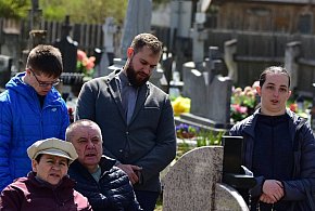 Modlitwa u grobu ks. Budzyńskiego: Relacja z dnia skupienia w Górecku Kościelnym