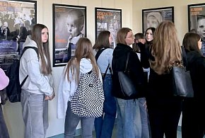 Ponad 10 tys. skradzionych istnień. Poruszająca ekspozycja IPN w biłgorajskiej