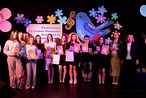 Talent i pasja w MDK. Finał 46. Powiatowego Festiwalu Piosenki w Biłgoraju
