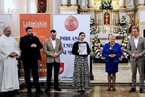 Obsza: Wokalny debiut Martyna Dybek, młodej instrumentalistki