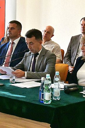 Konferencja w odpowiedzi na konferencję. Starosta: zarzuty wójtów i burmistrzów bezpodstawne-13824